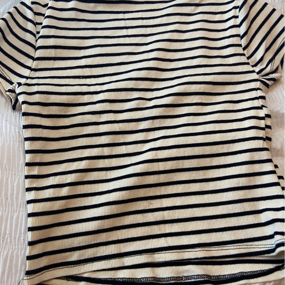 White and black crop top, cut outs, size small - Picture 2 of 3